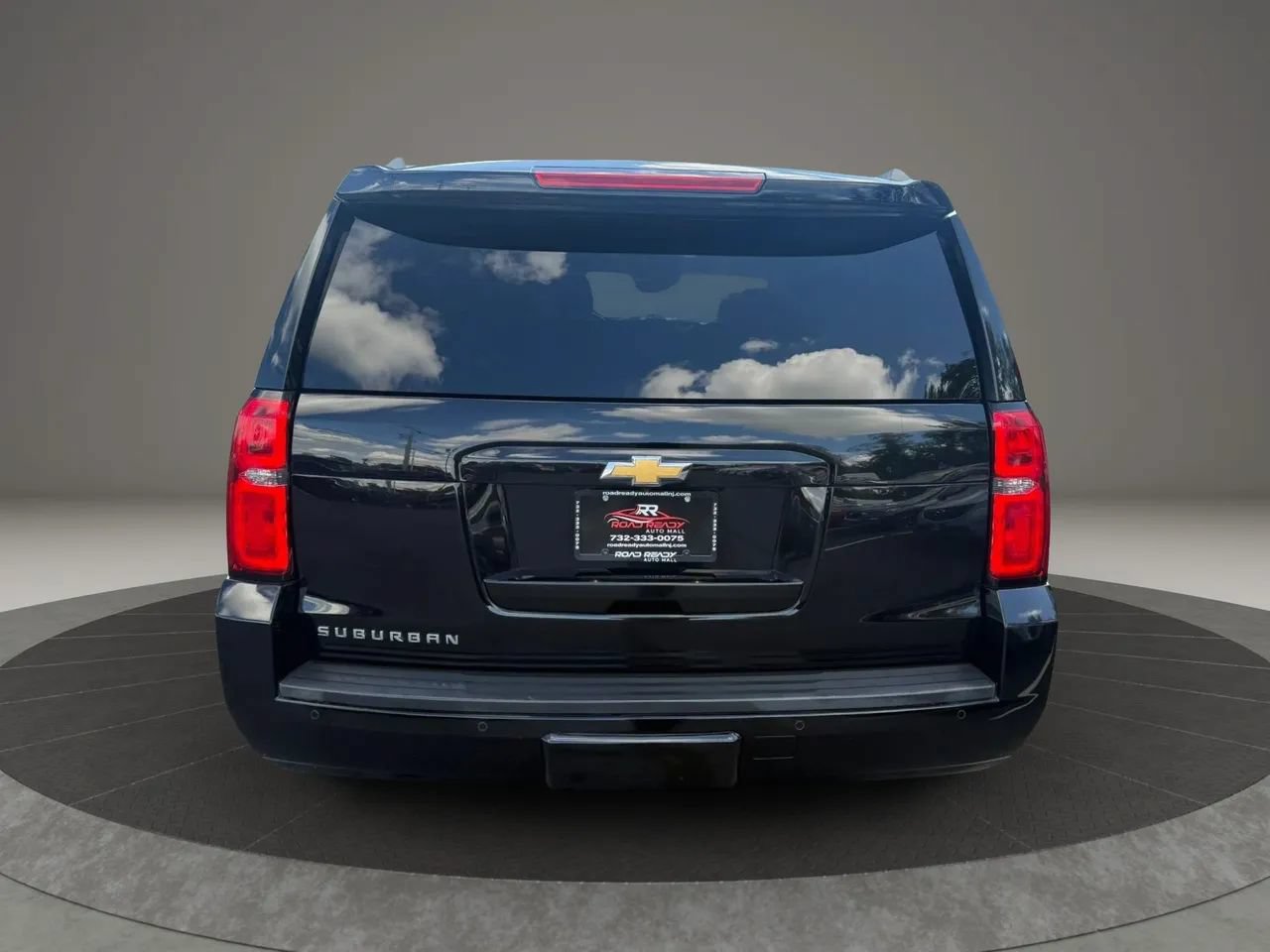 Used 2019 Chevrolet Suburban LT AWD/4WD image 8