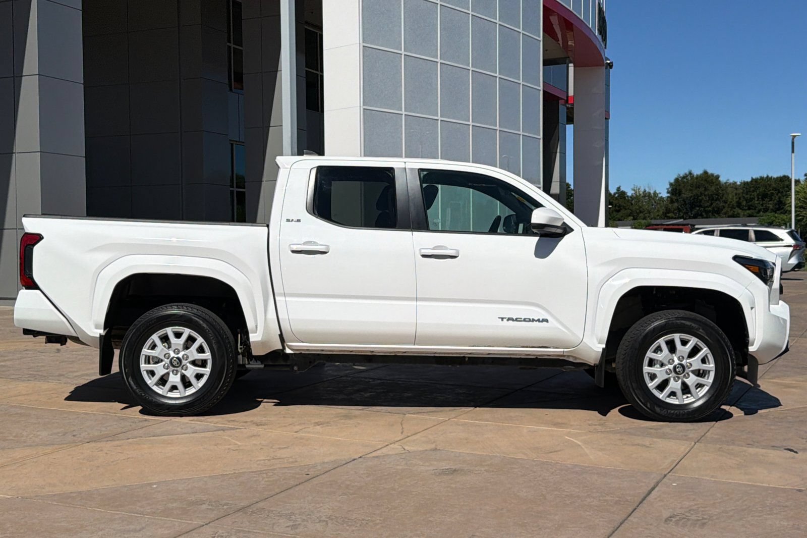 Certified 2024 Toyota Tacoma SR5 AWD/4WD video 3