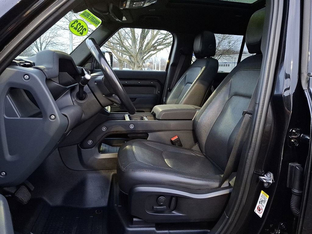 Used 2023 Land Rover Defender 110 X-Dynamic SE image 13