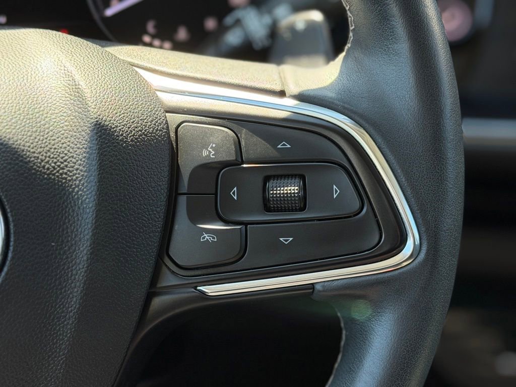 Used 2023 Buick Envision Essence AWD/4WD image 13
