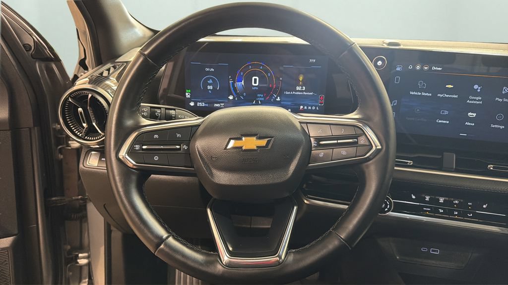 Used 2025 Chevrolet Equinox LT AWD/4WD image 12