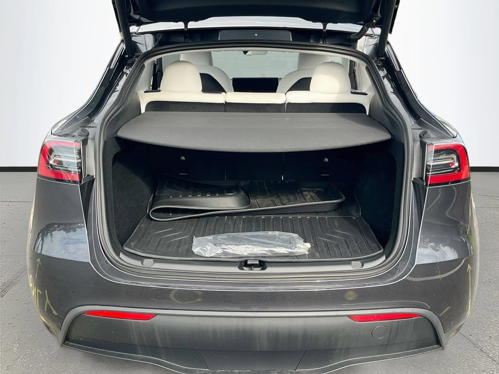 Used 2024 Tesla Model Y Performance AWD/4WD image 24