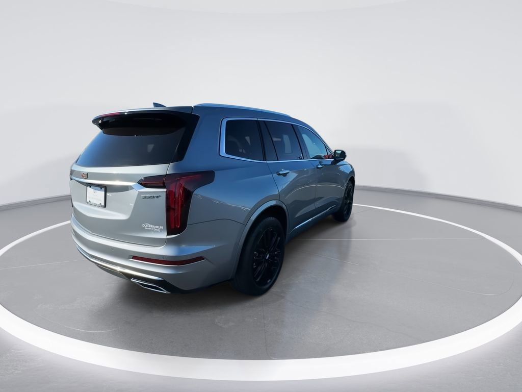 New 2025 Cadillac XT6 Luxury image 8