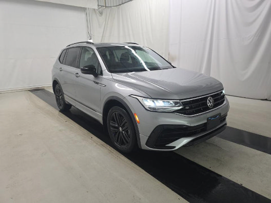 Used 2022 Volkswagen Tiguan SE R-Line AWD/4WD image 2