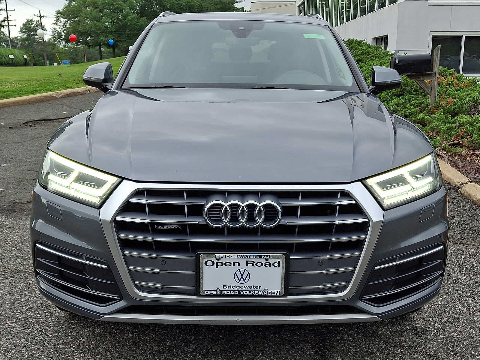 Used 2019 Audi Q5 2.0T Premium Plus w/ Premium Plus Package AWD/4WD image 2