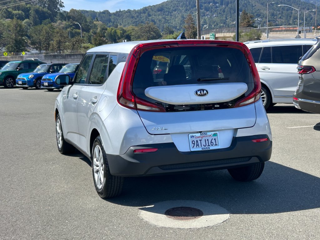 Used 2021 Kia Soul LX FWD image 3