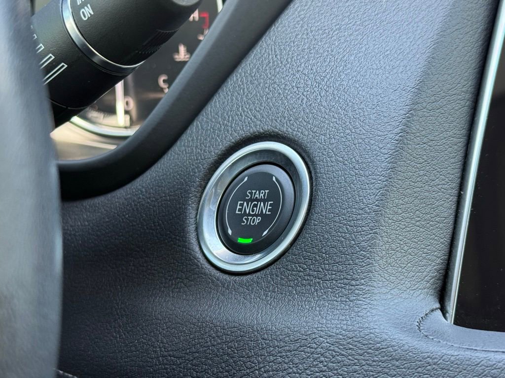 Used 2020 Cadillac XT4 Premium Luxury w/ Cold Weather Package FWD image 22