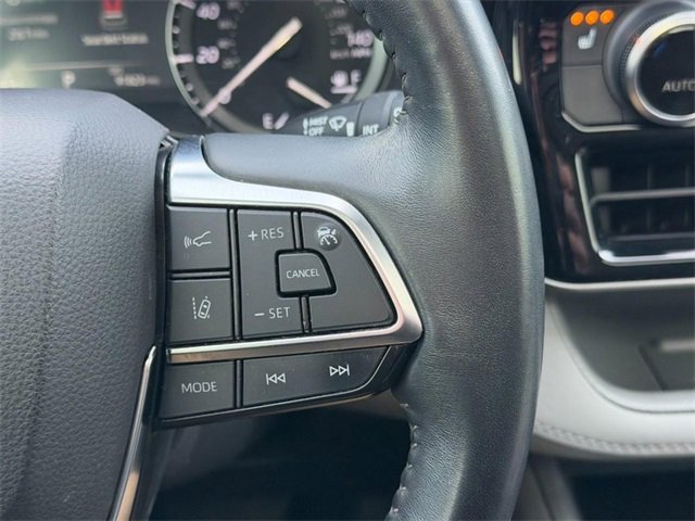Used 2021 Toyota Highlander XLE image 22