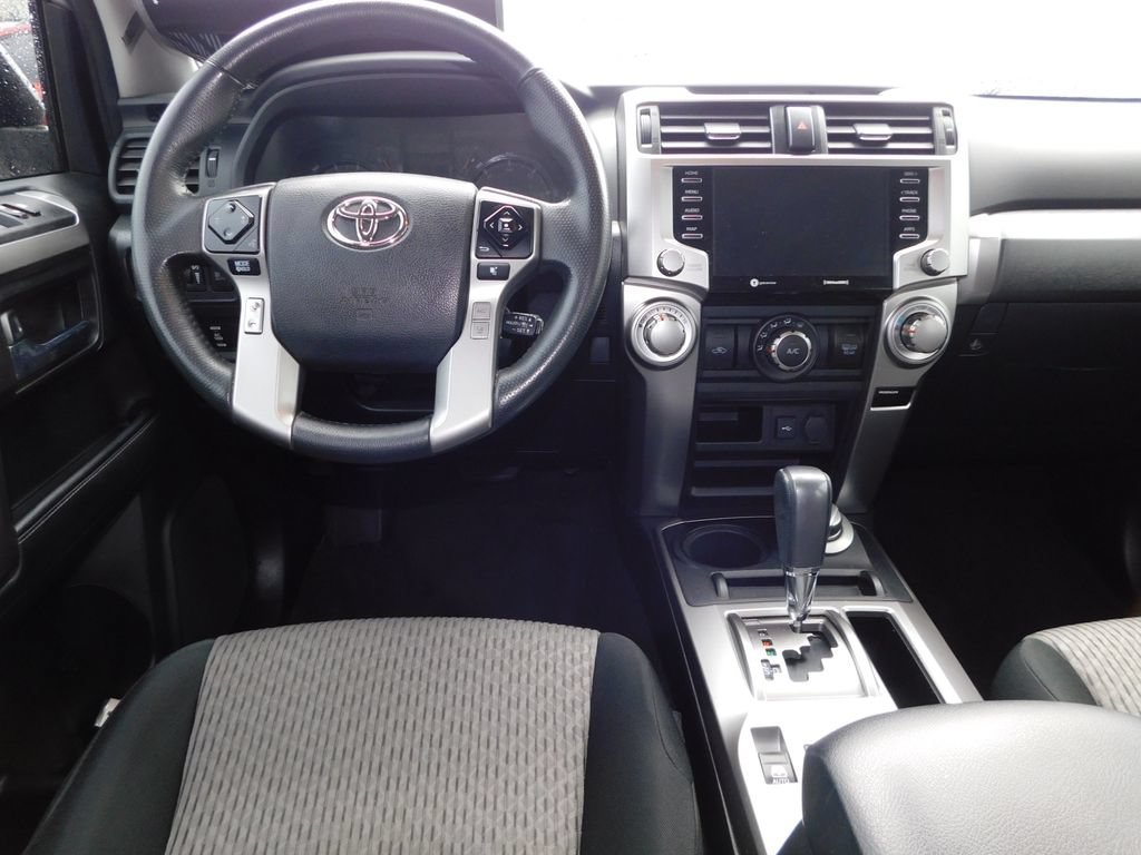 Used 2020 Toyota 4Runner SR5 AWD/4WD image 13
