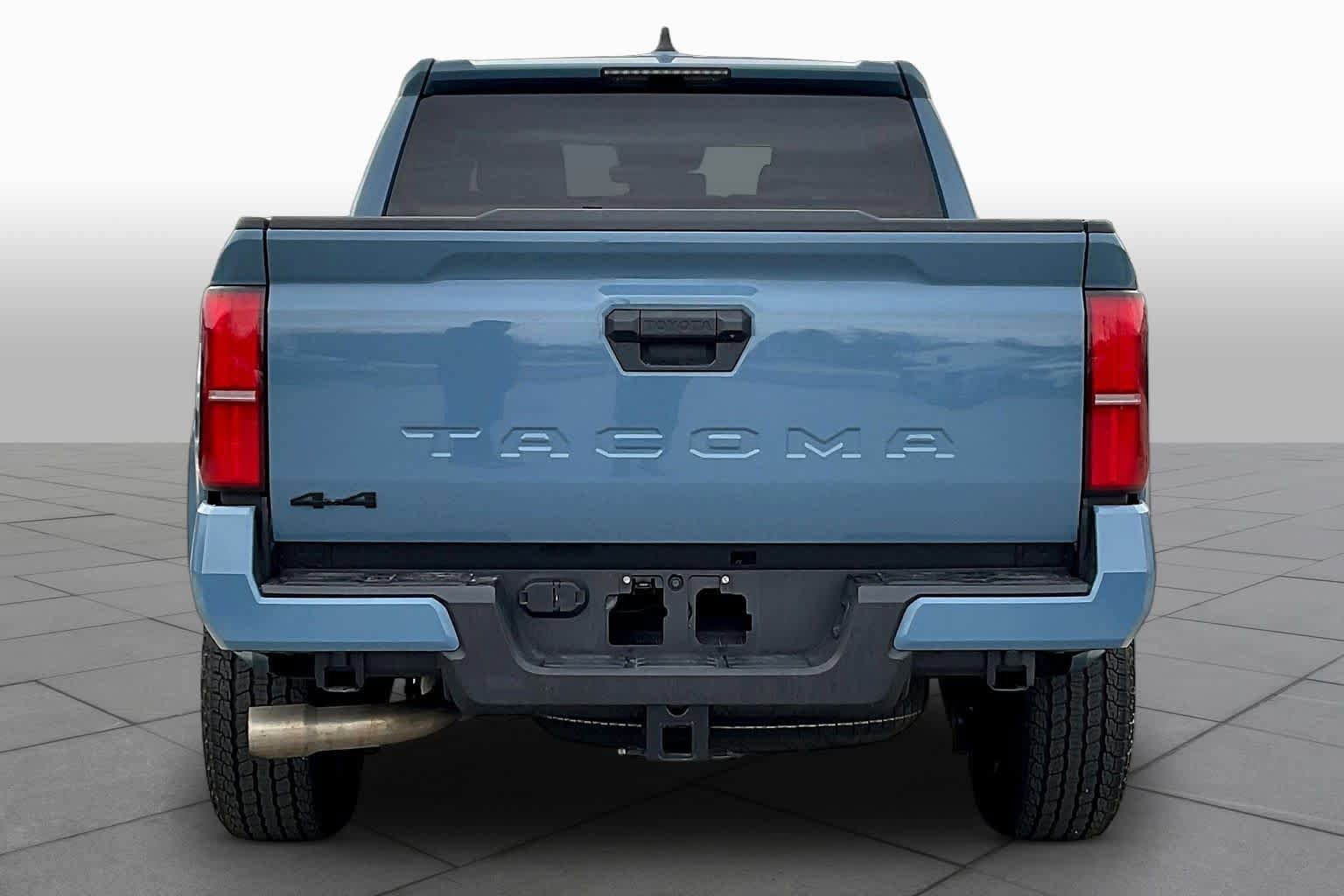 Used 2026 Toyota Tacoma TRD Sport AWD/4WD image 4