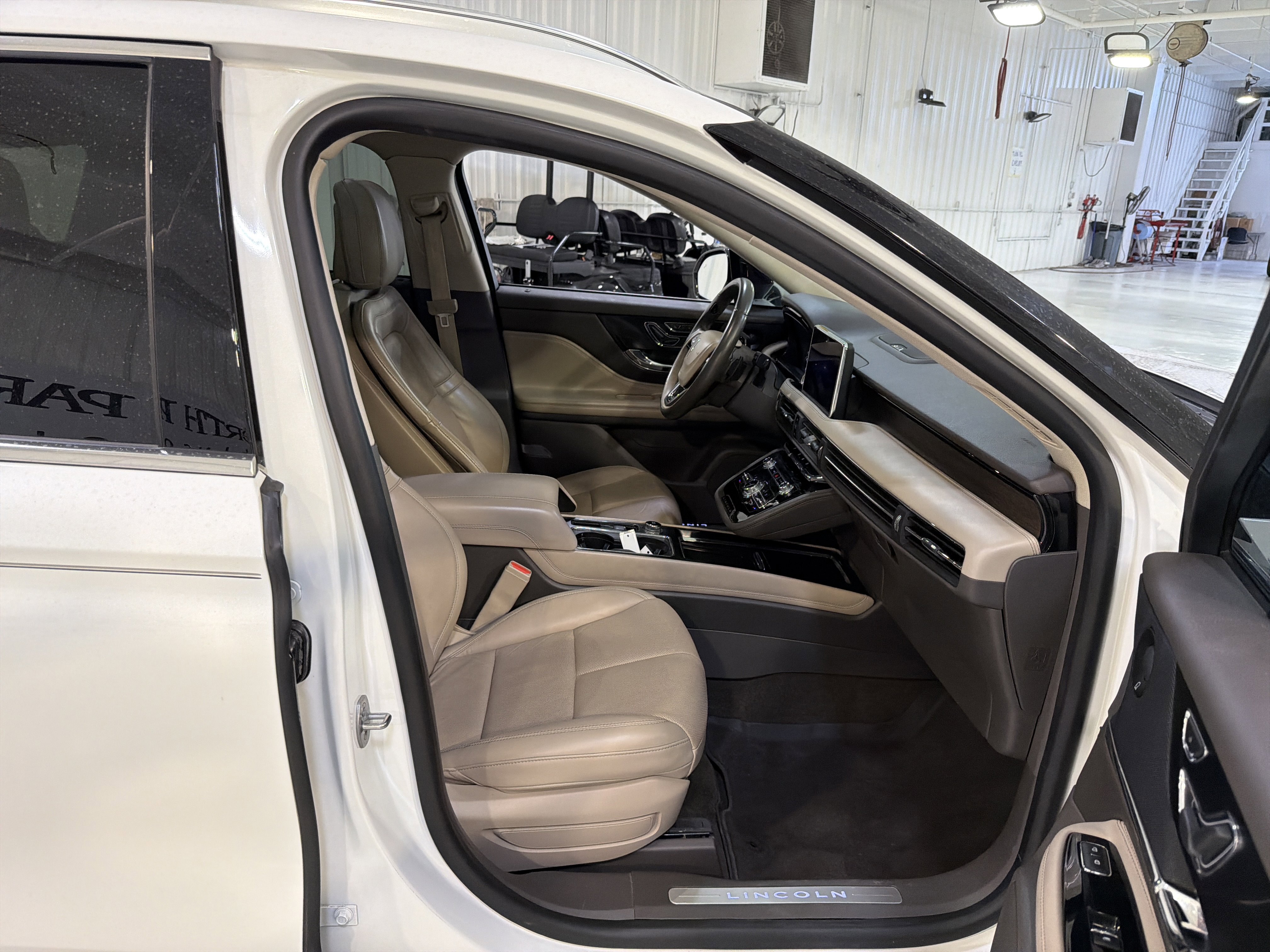 Used 2020 Lincoln Corsair Reserve AWD/4WD image 13