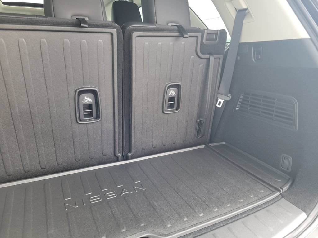 New 2026 Nissan Pathfinder Platinum AWD/4WD image 40