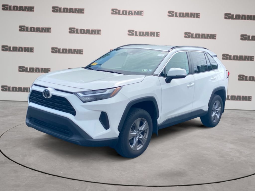 Used 2022 Toyota RAV4 XLE AWD/4WD image 1