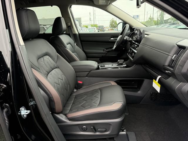 New 2026 Nissan Pathfinder Platinum w/ Cargo Package AWD/4WD image 9