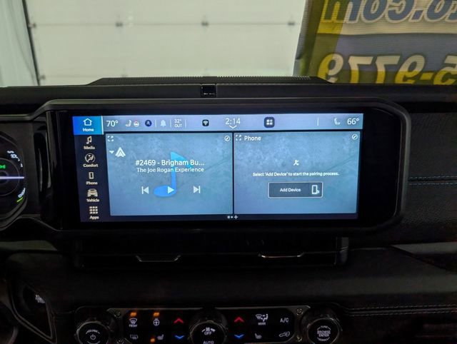 Used 2025 Jeep Wrangler Unlimited Rubicon 4xe w/ Convenience Group AWD/4WD image 19