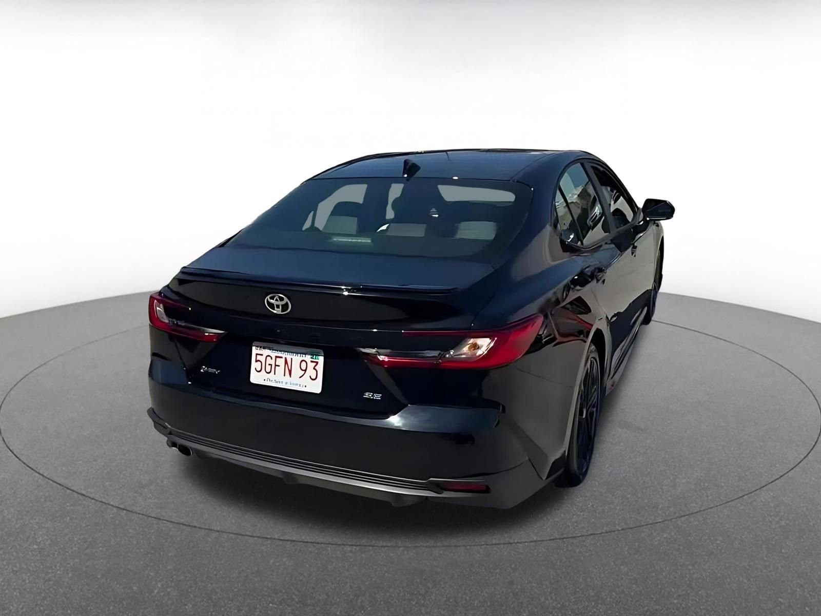 Used 2025 Toyota Camry SE FWD image 14