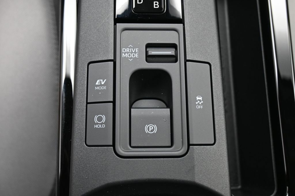 Certified 2026 Toyota Prius LE FWD image 25