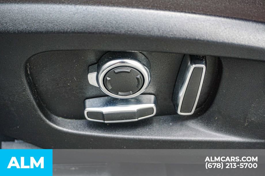 Used 2023 Land Rover Defender 130 SE image 54