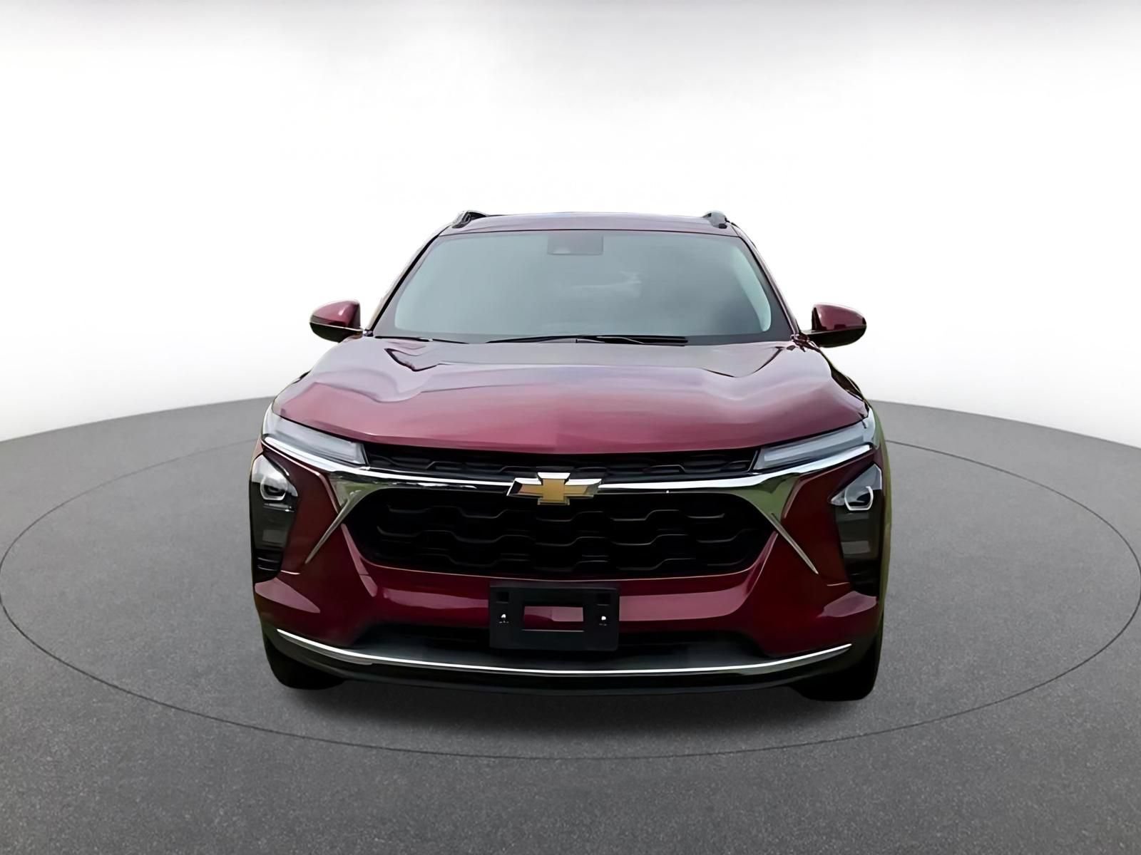 Used 2025 Chevrolet Trax LT FWD image 3