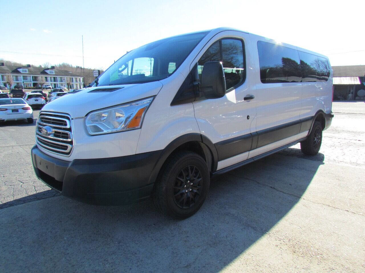 Used 2016 Ford Transit 350 XLT RWD image 4
