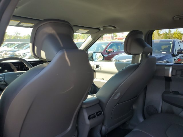 New 2027 Kia EV3 Wind FWD image 17