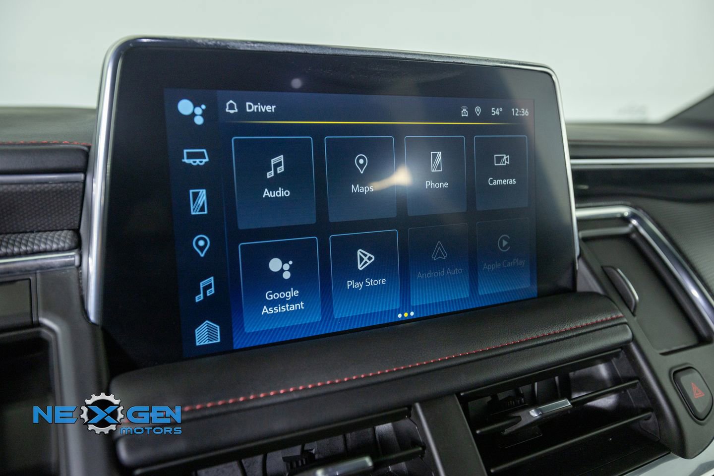 Used 2024 Chevrolet Suburban RST w/ Luxury Package AWD/4WD image 21