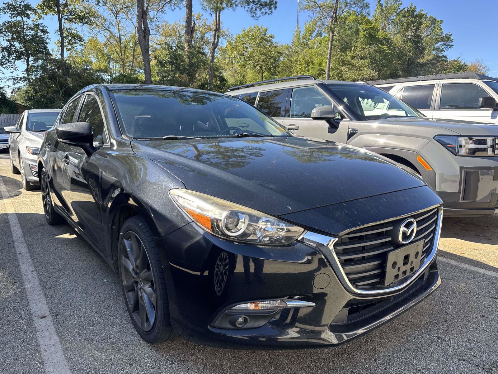 Used 2018 MAZDA MAZDA3 Touring FWD image 1
