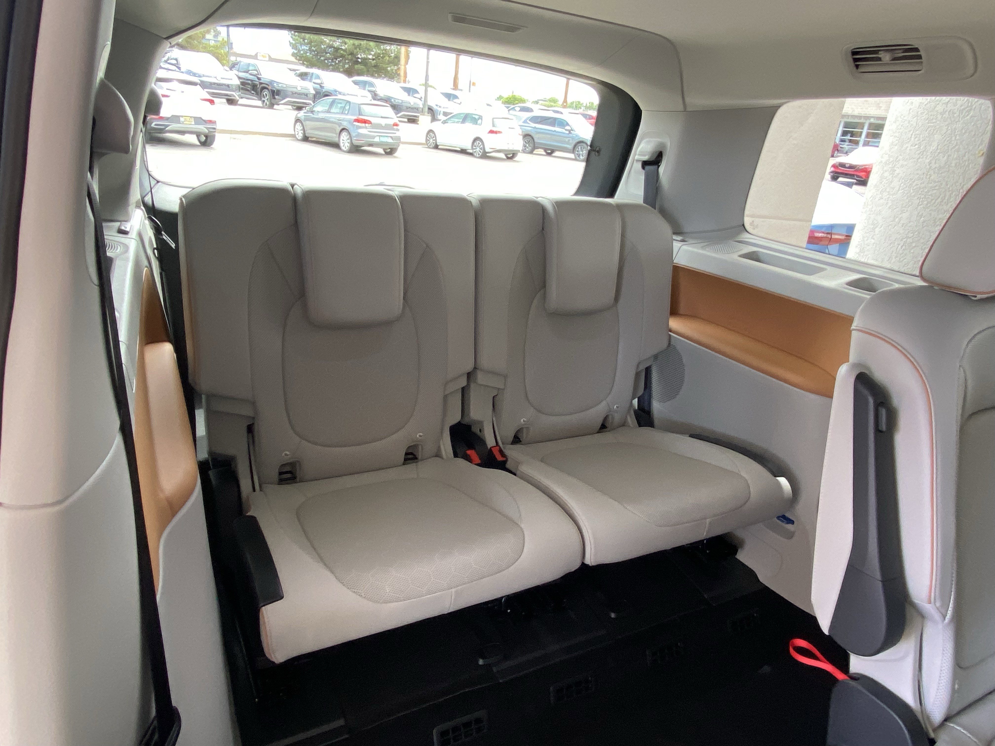 Used 2025 Volkswagen ID. Buzz 1st Edition AWD/4WD image 30