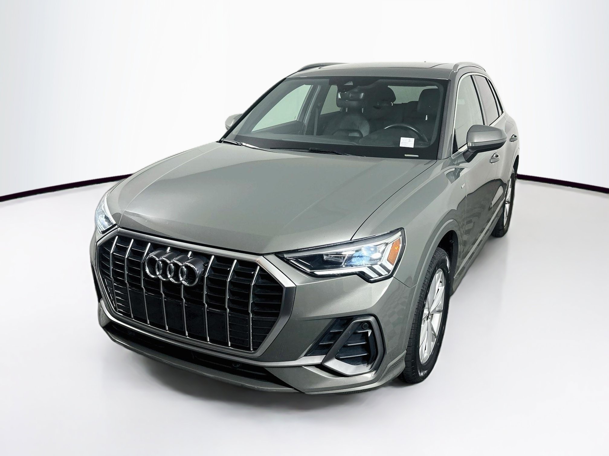 Used 2025 Audi Q3 2.0T Premium AWD/4WD image 3