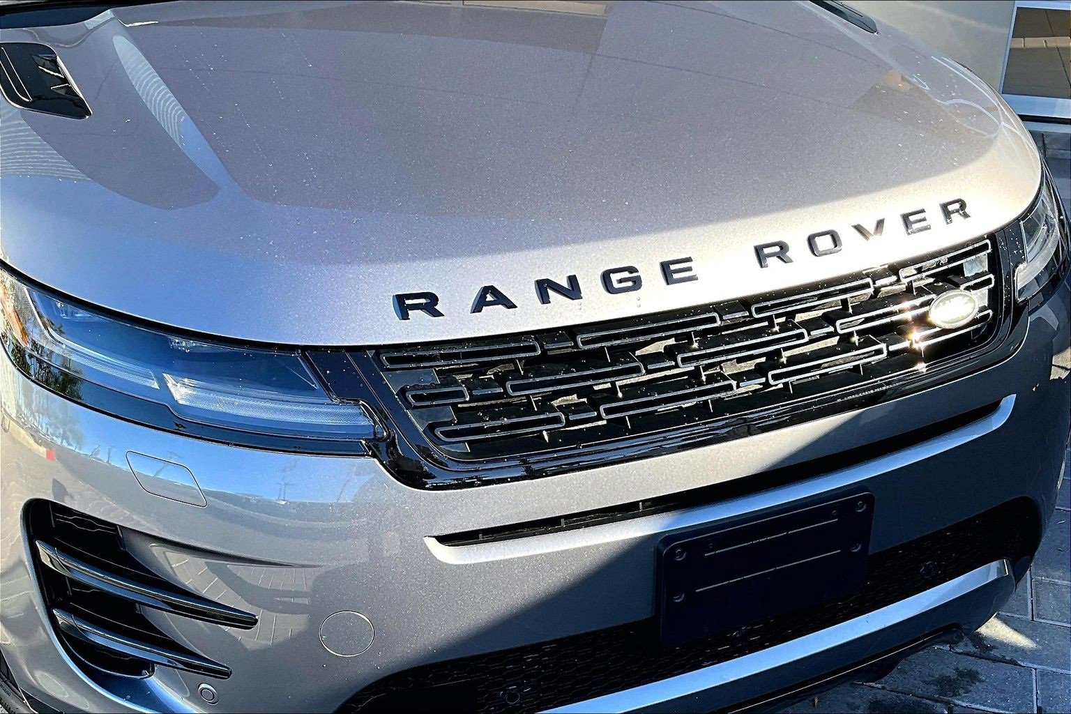 Used 2025 Land Rover Range Rover Evoque Dynamic SE image 30