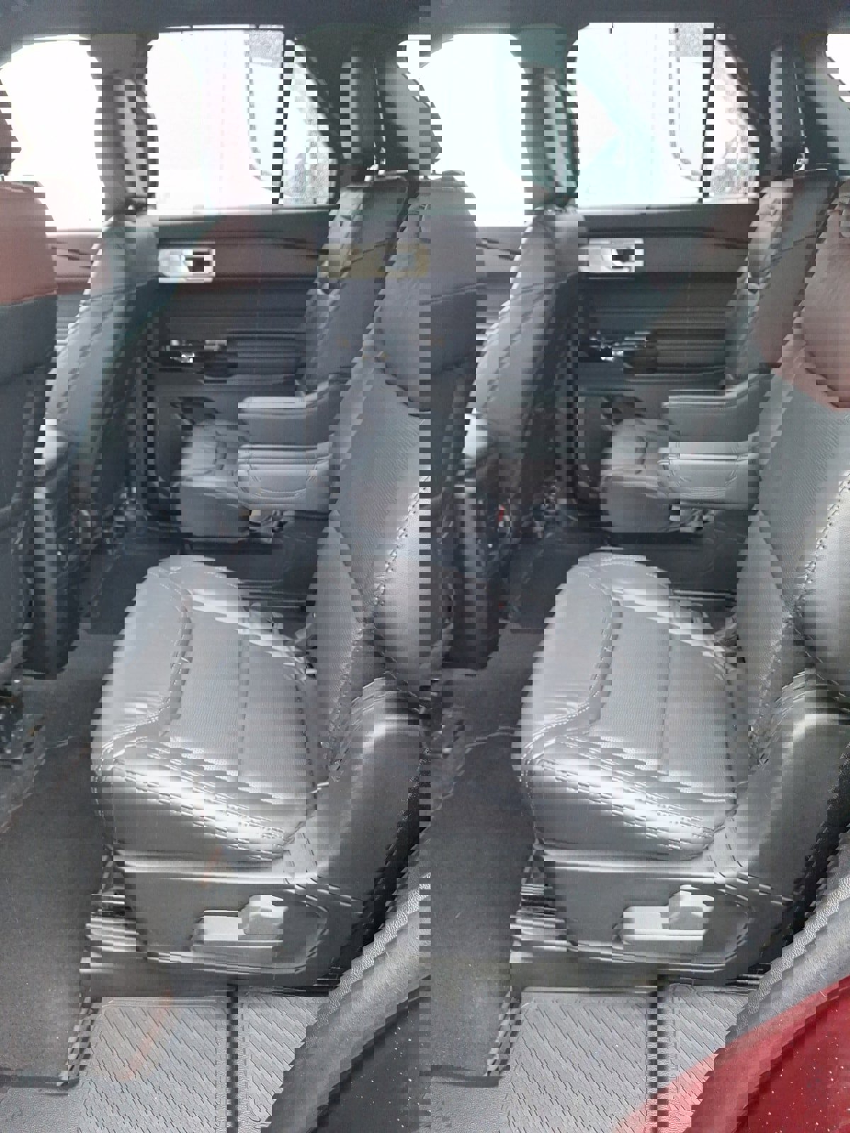 Certified 2022 Ford Explorer Platinum w/ Equipment Group 601A image 18