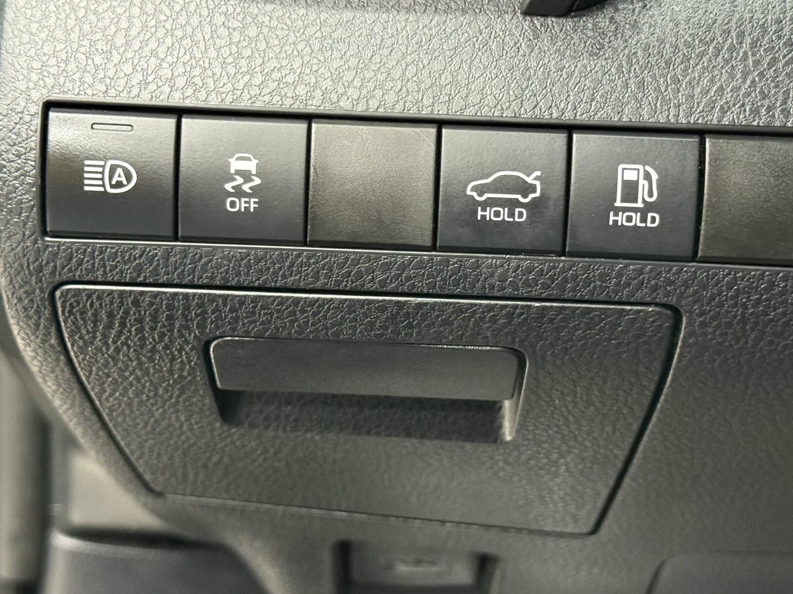 Used 2022 Toyota Camry LE FWD image 25