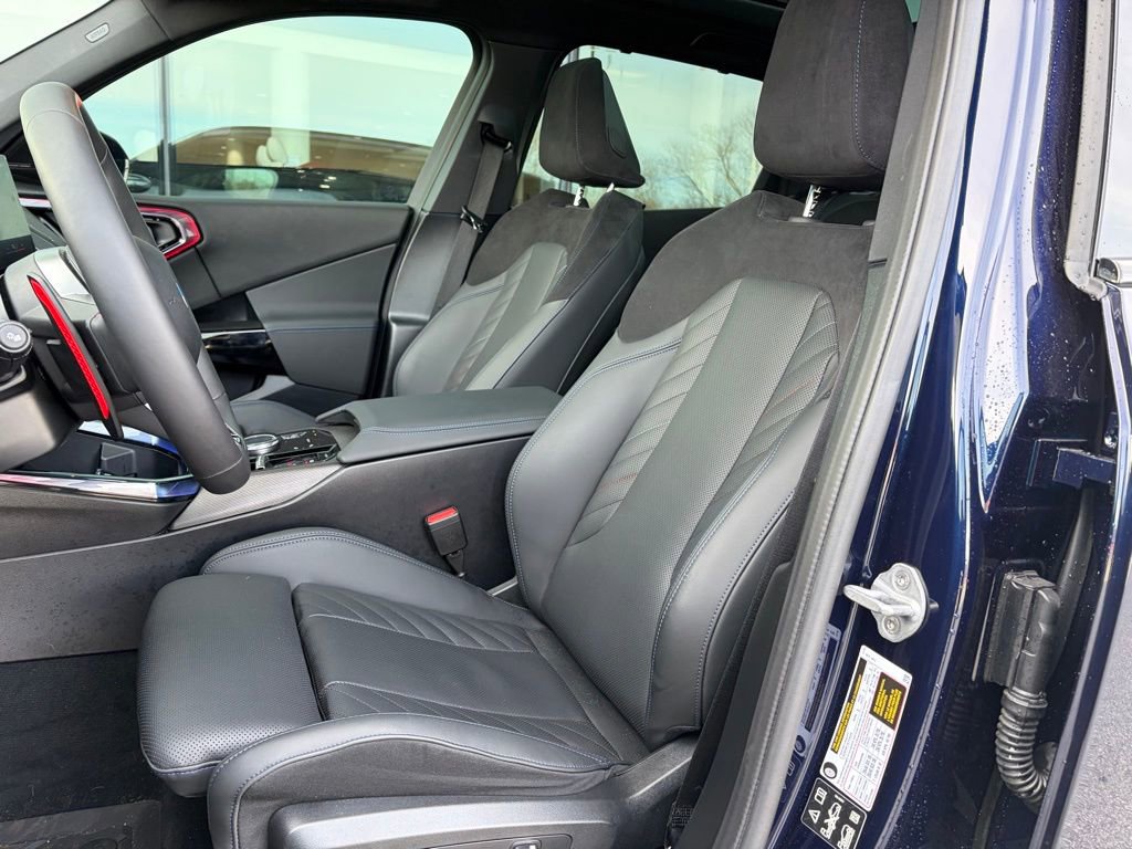 Certified 2025 BMW X3 M50 w/ Premium Package image 5