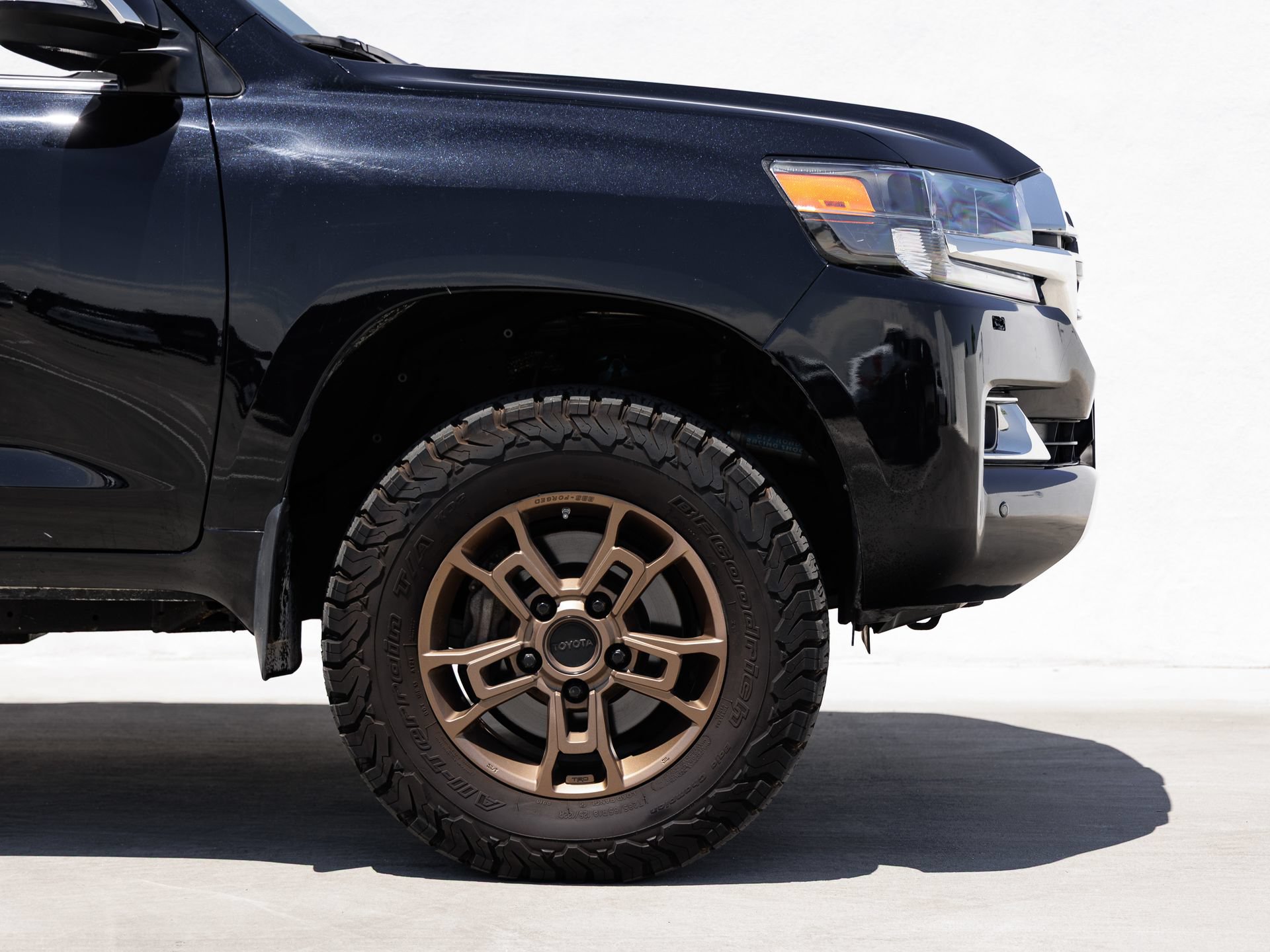 Used 2020 Toyota Land Cruiser Heritage Edition AWD/4WD image 11