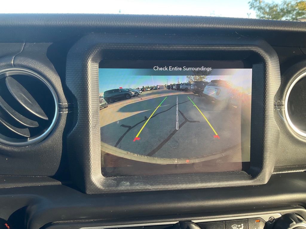 Used 2023 Jeep Wrangler Unlimited Sahara image 25