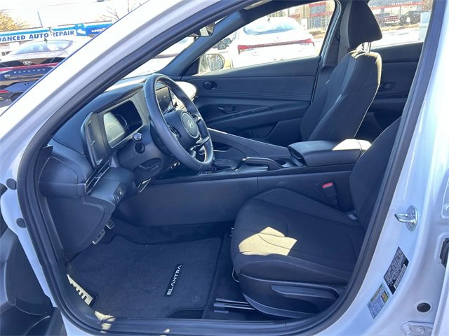 Used 2025 Hyundai Elantra Sport image 11