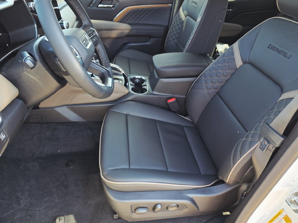 New 2026 GMC Canyon Denali AWD/4WD image 9