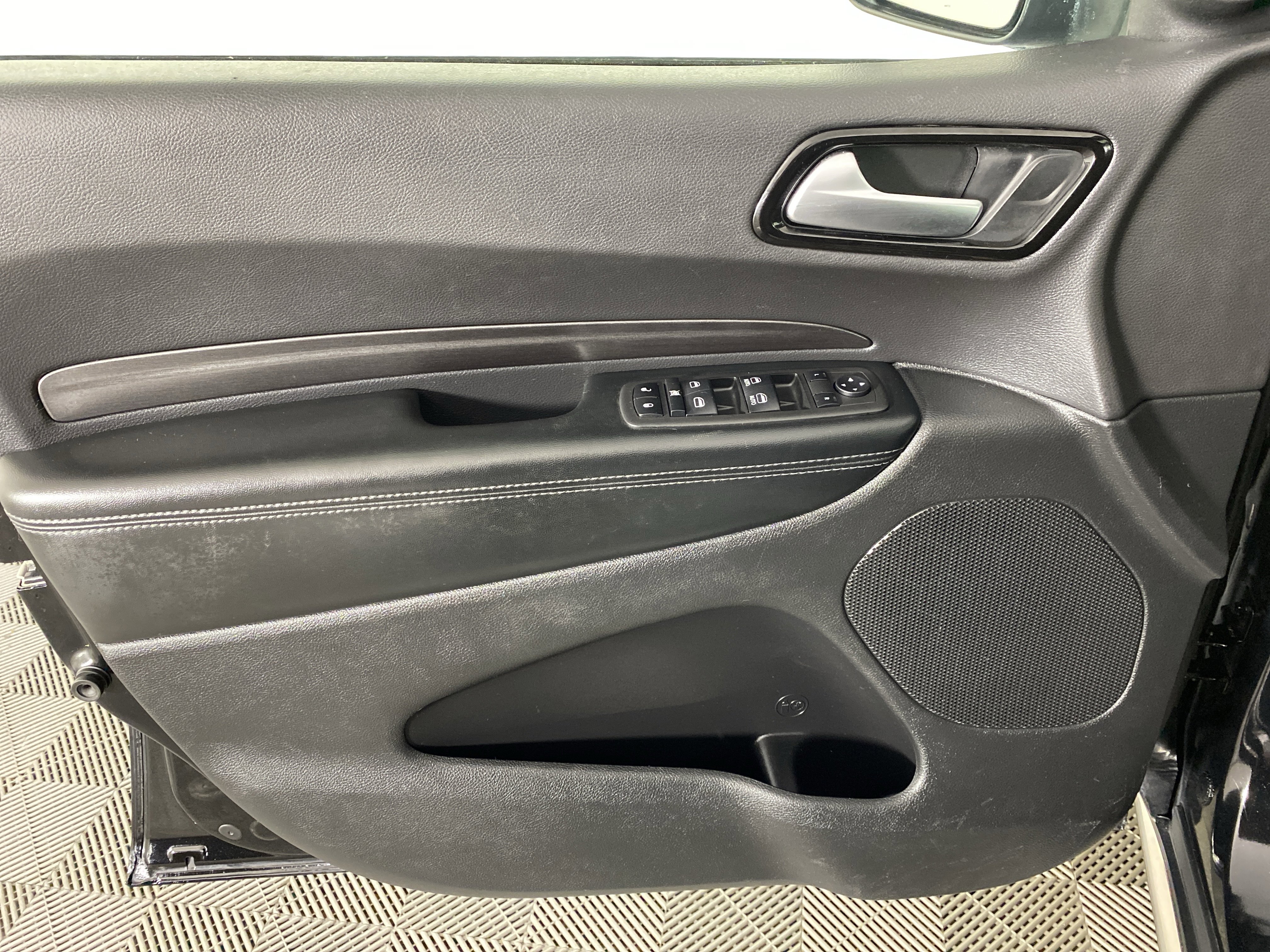 Used 2023 Dodge Durango SXT w/ Quick Order Package 2BK image 14