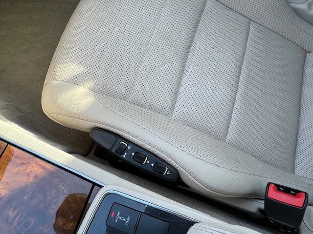 Used 2014 Mercedes-Benz E 550 Coupe image 34