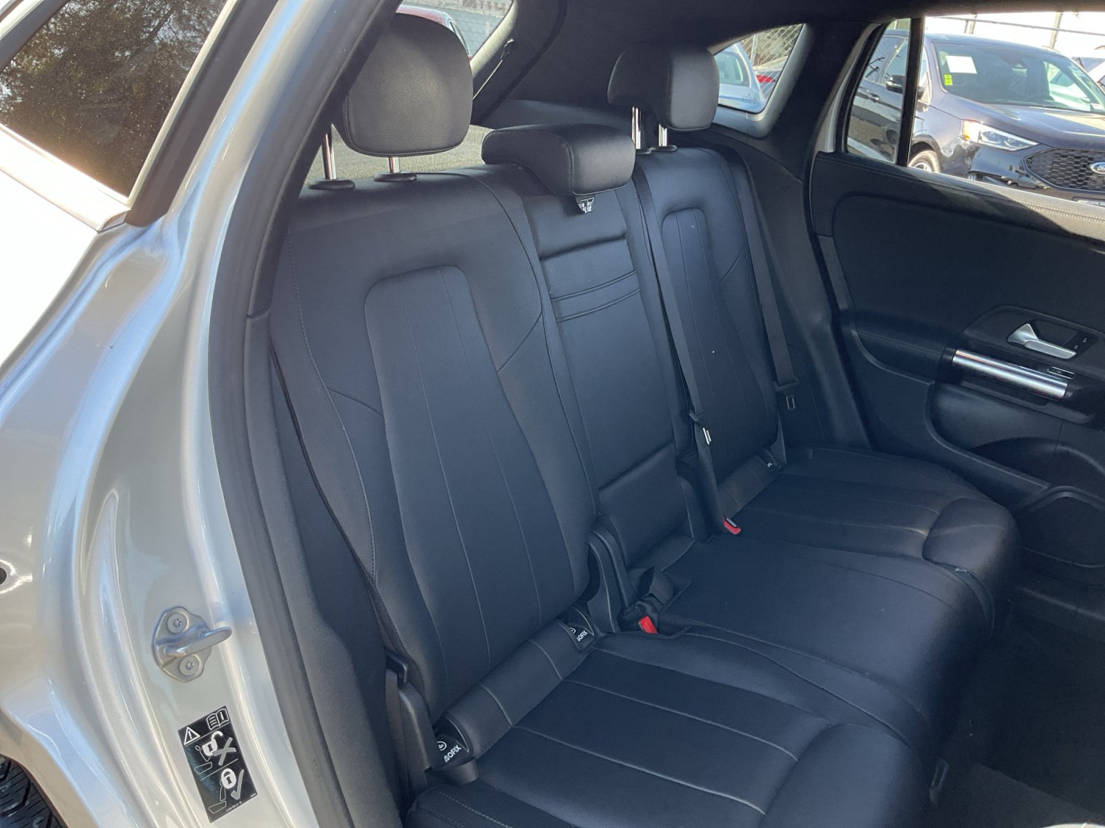 Used 2021 Mercedes-Benz GLA 250 4MATIC w/ Premium Package image 20
