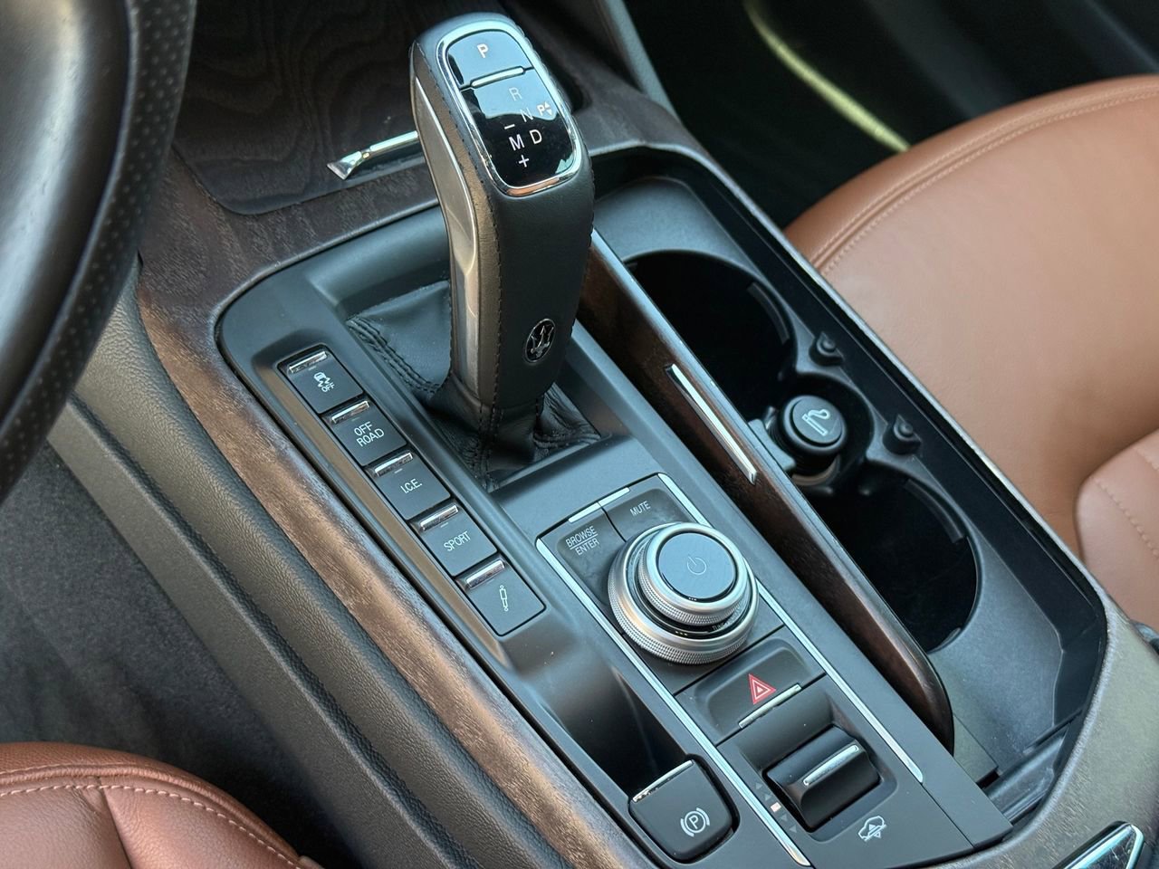 Certified 2022 Maserati Levante GT image 25