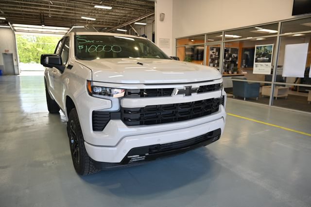 New 2026 Chevrolet Silverado 1500 RST w/ Dark Appearance Package AWD/4WD image 3