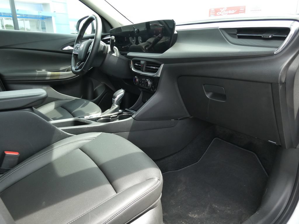 Certified 2024 Buick Encore GX Sport Touring w/ Comfort Package AWD/4WD image 15