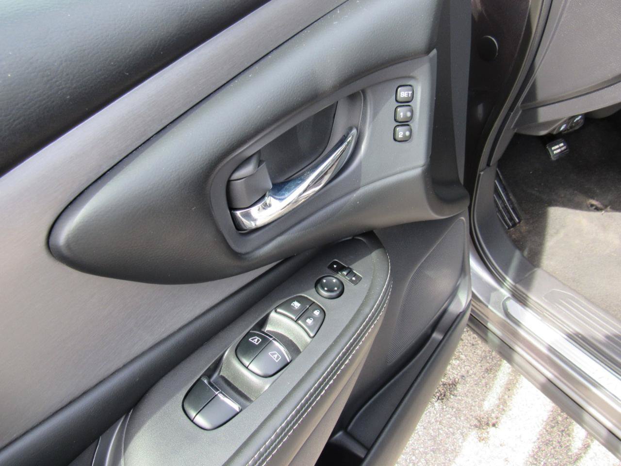 Used 2019 Nissan Murano SL AWD/4WD image 14