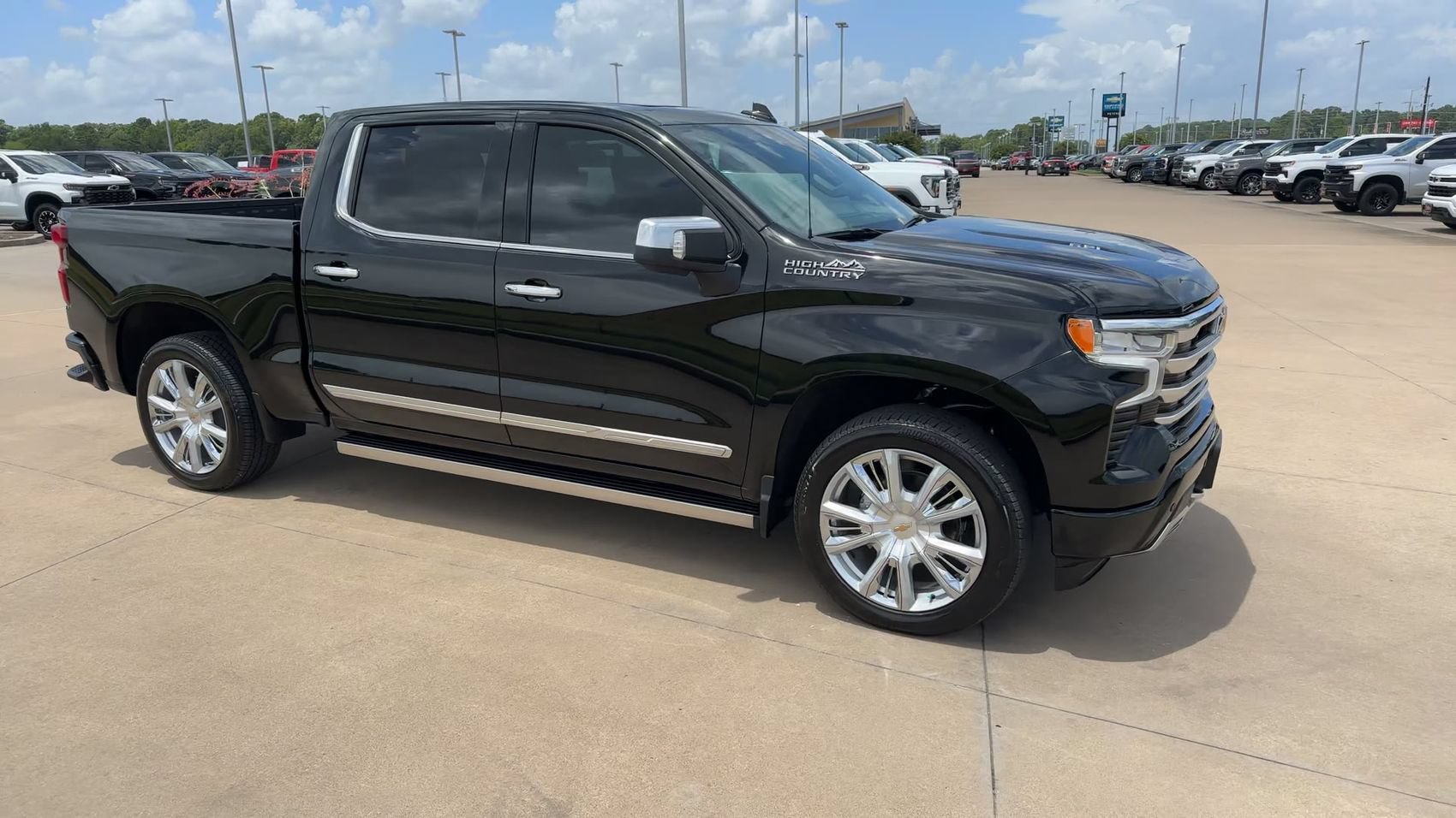 Used 2026 Chevrolet Silverado 1500 High Country AWD/4WD image 3