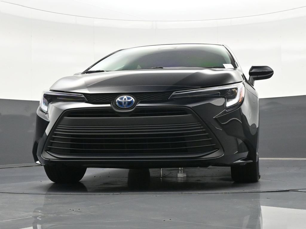 Used 2025 Toyota Corolla LE image 29