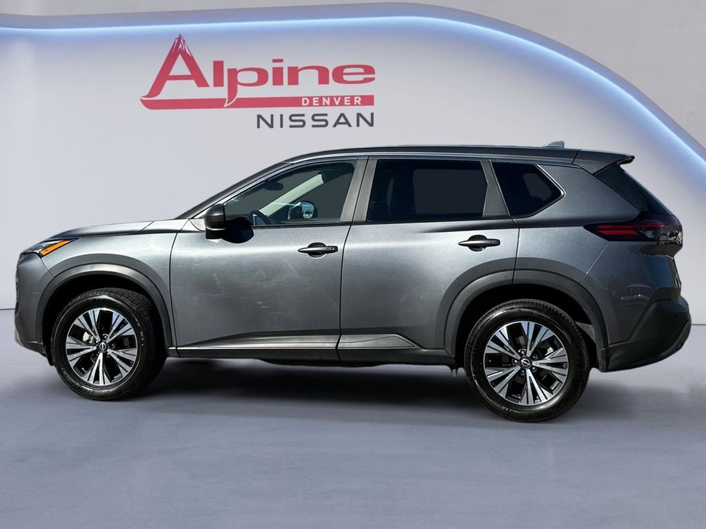 Used 2023 Nissan Rogue SV image 2