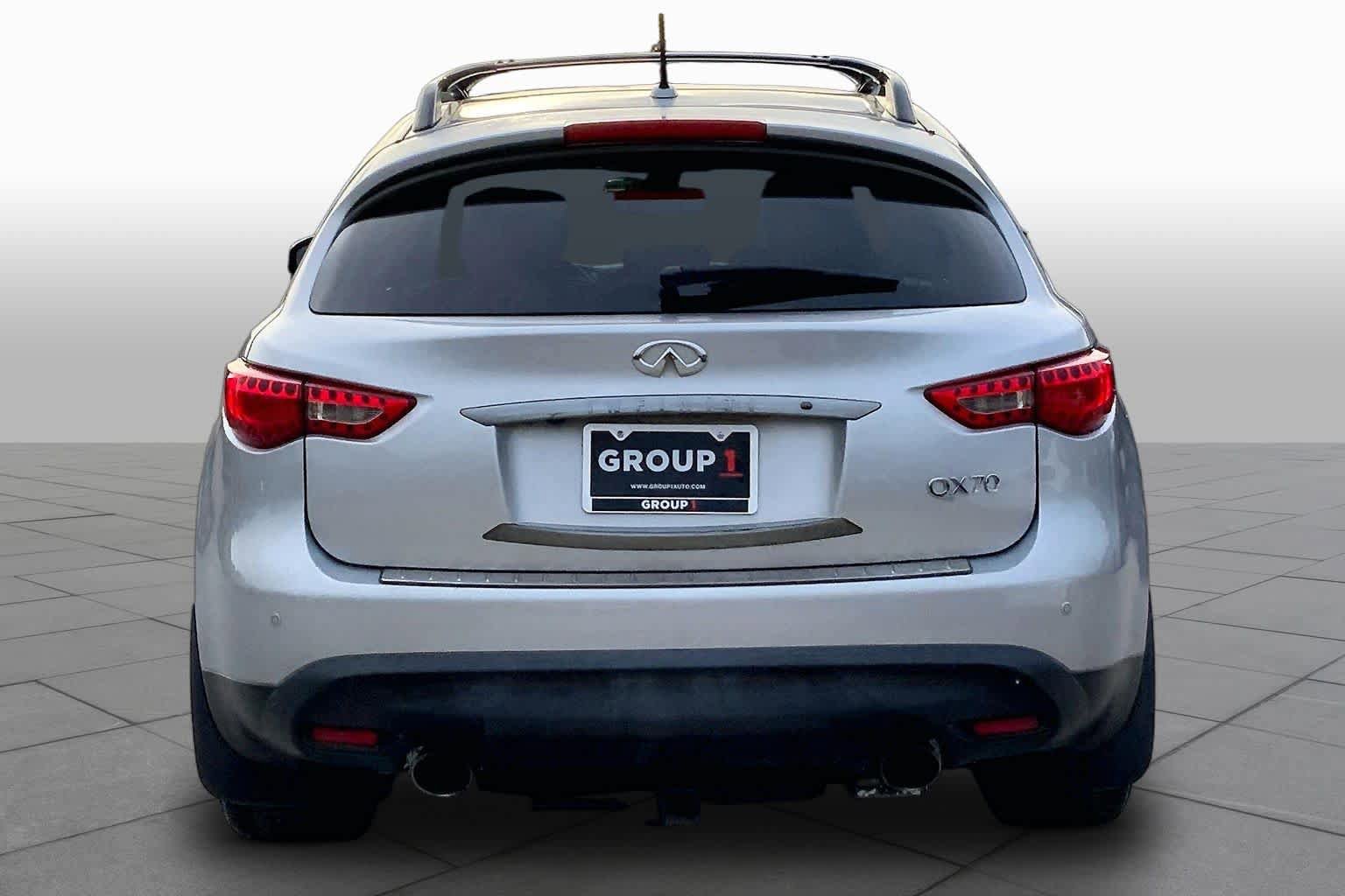 Used 2017 INFINITI QX70 AWD w/ Premium Package image 5
