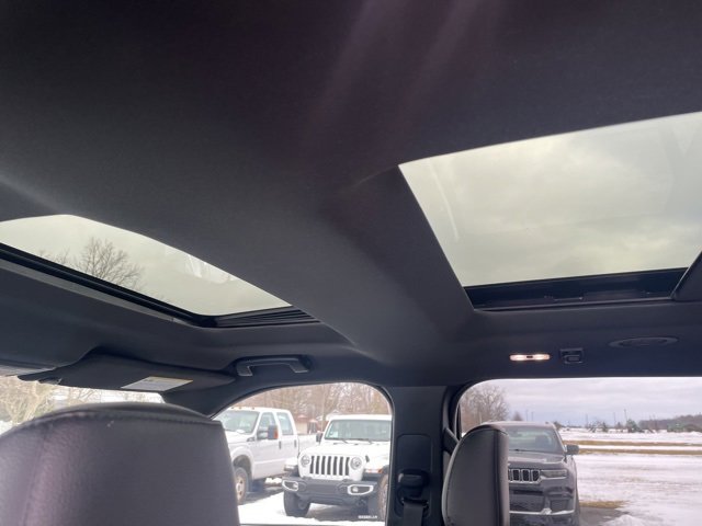 Used 2019 Ford Explorer Limited w/ Equipment Group 301A image 9