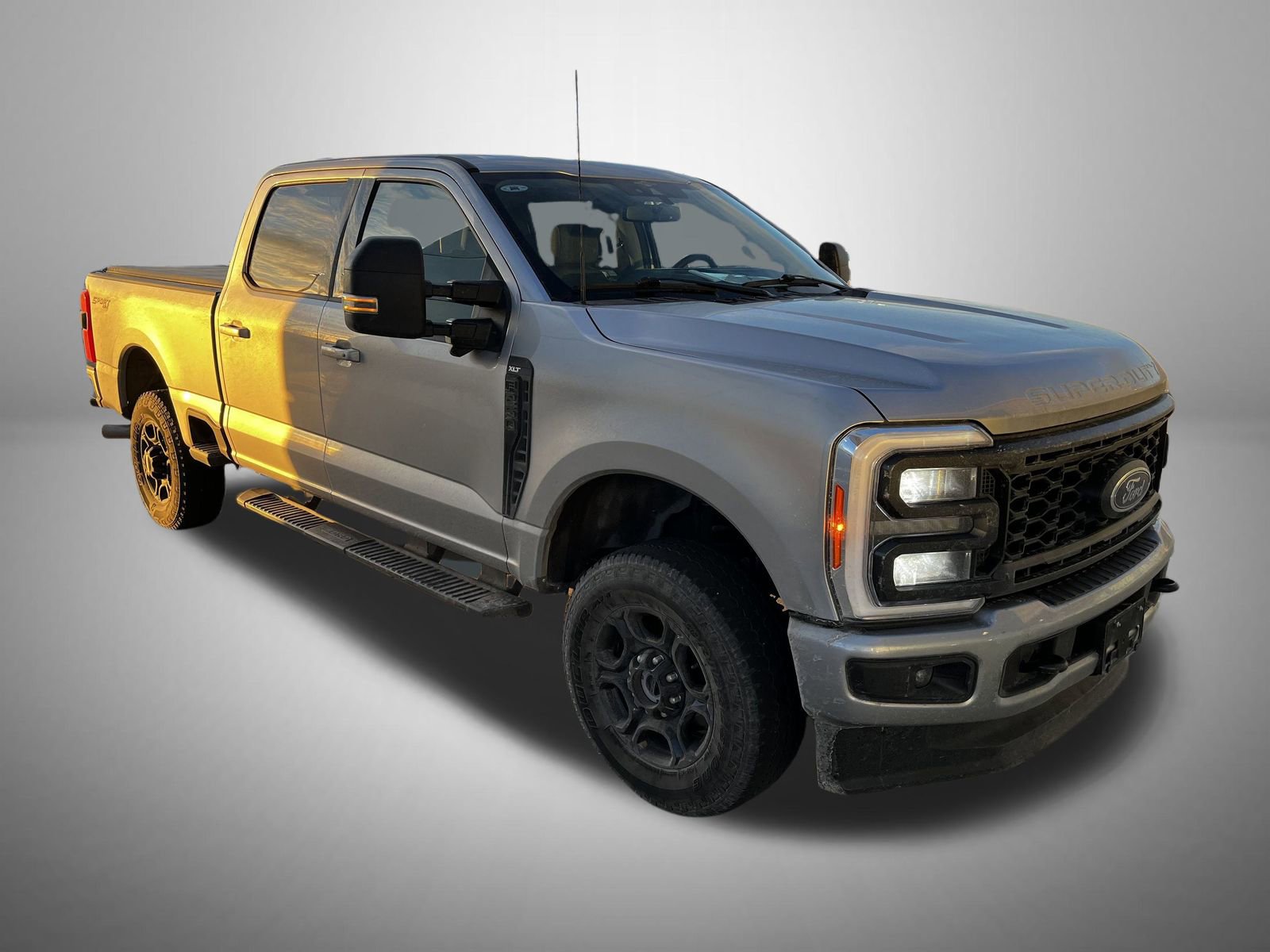 Used 2023 Ford F250 XLT w/ XLT Premium Package image 2